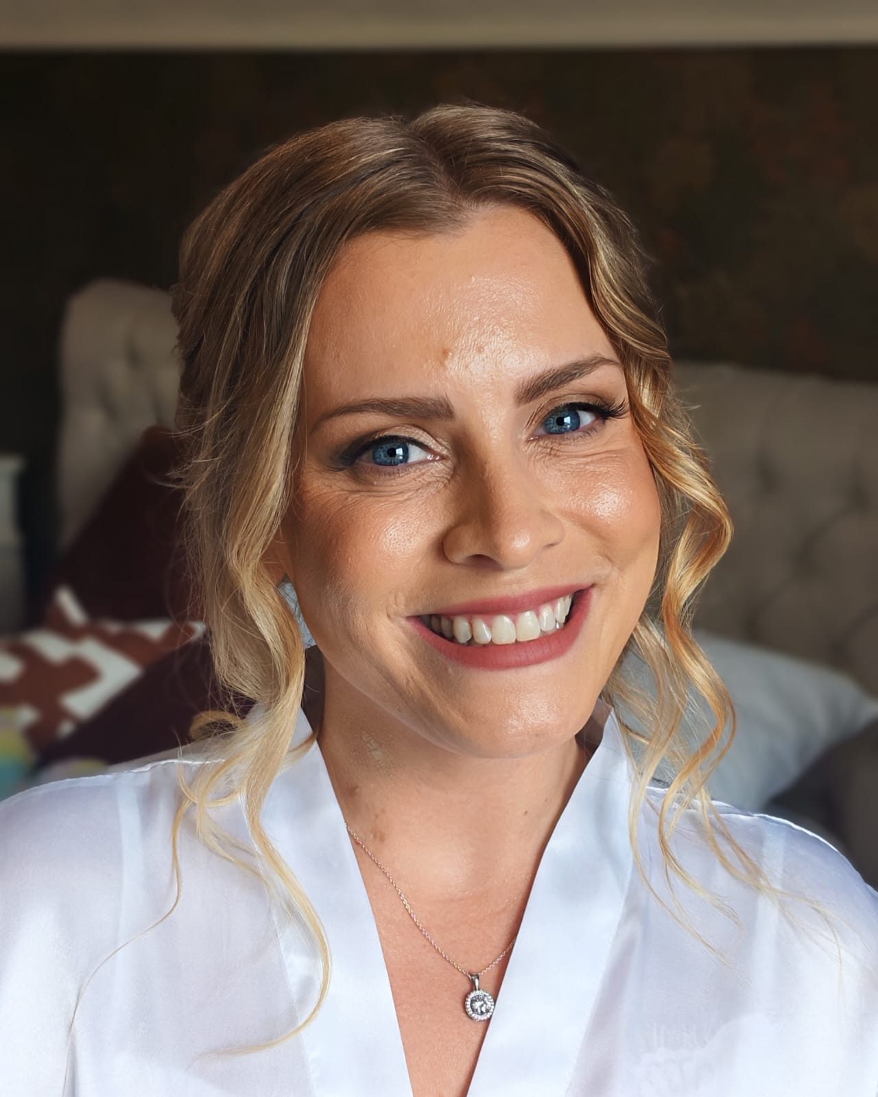 Bride wearing natural glowing wedding makeup